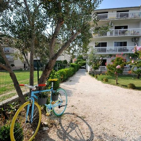 Apartmani Olive Трогир Экстерьер фото
