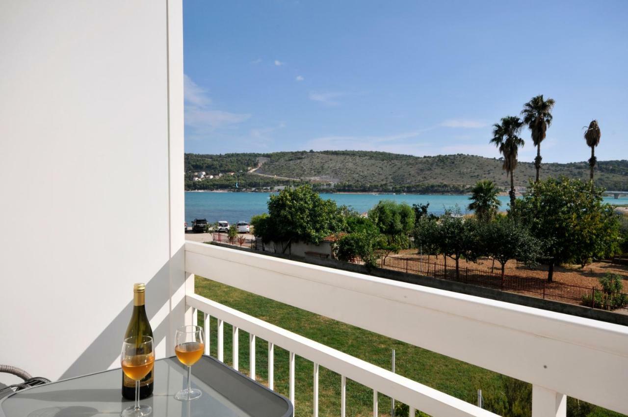 Apartmani Olive Трогир Экстерьер фото